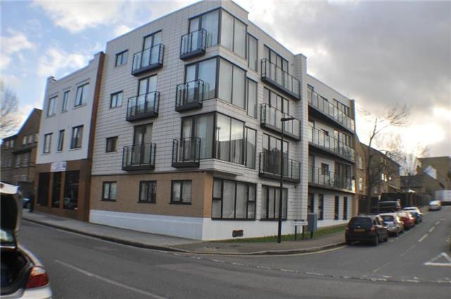  Image of 2 Bedroom Flat Share  To Rent at canary wharf